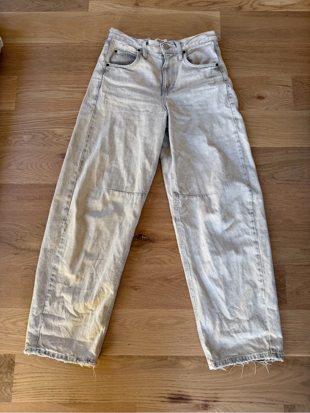 BDG Light Cream Boyfriend buckle Jeans